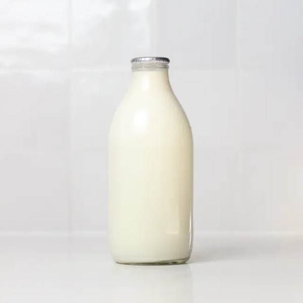 The Modern Milk Man (https://themodernmilkman.co.uk/products/milk/whole-milk?coupon=GRABMILK20X2)